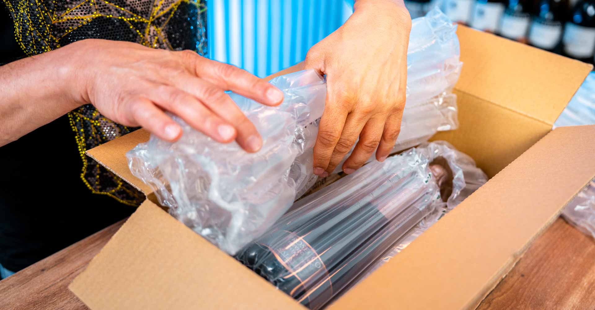 Jak balíme víno, aby přežilo i pád ze schodů